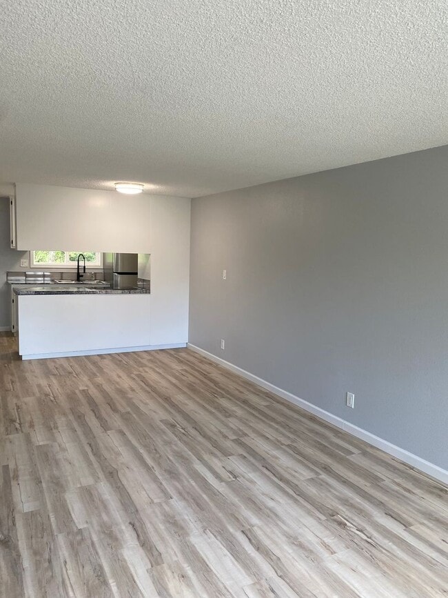 Building Photo - HSM01 ~ 1555/1565 Copping Street