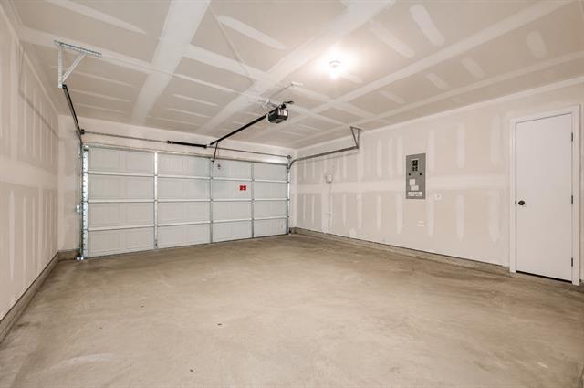 Building Photo - 1829 Sanderling St