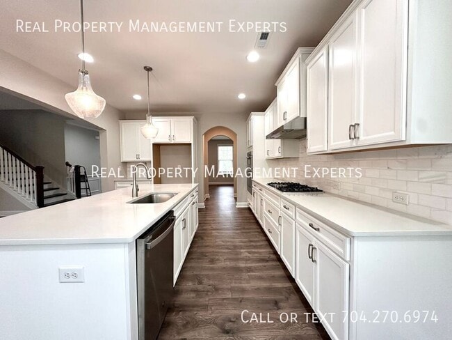 Building Photo - 10025 Fox Trotter Ln
