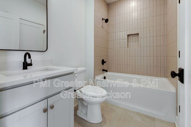 Building Photo - 539 Midnight Way