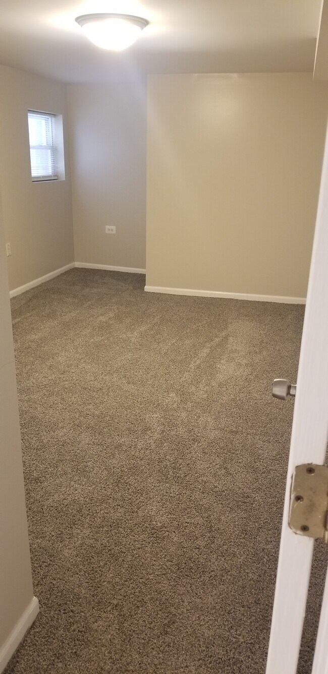 Building Photo - 4039 N Long Ave