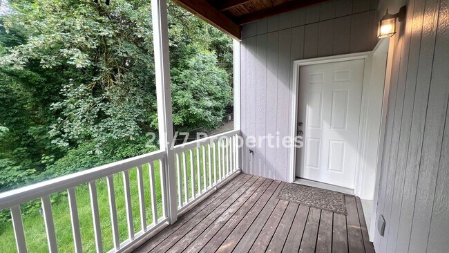 Building Photo - Beautiful 3 BD | 2.5 BA Duplex in Wine Cou...