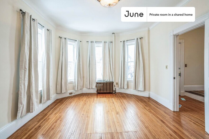 Building Photo - Room in Shared 4 bed/1.5 bath home