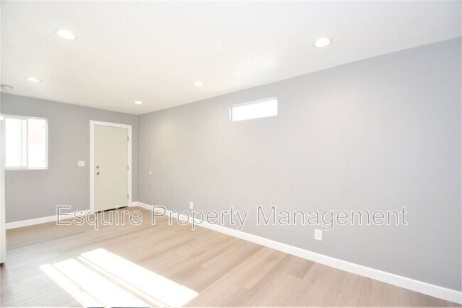 Building Photo - 2040 Camino Del Sol