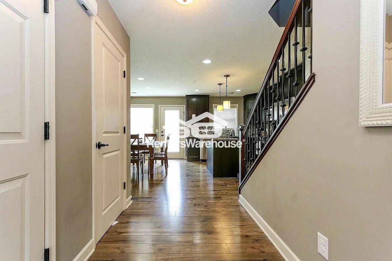 Building Photo - 3273 Red Oak Trail