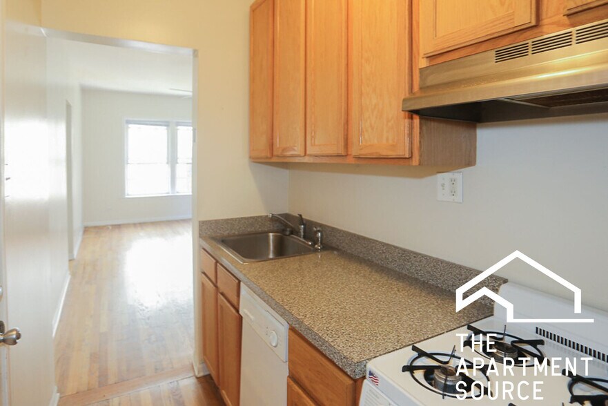 Building Photo - 3917 N Pine Grove Ave