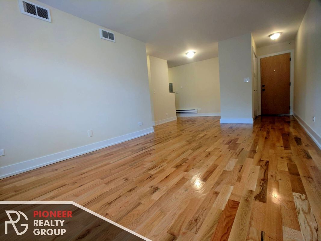 Building Photo - 555 W Arlington Pl