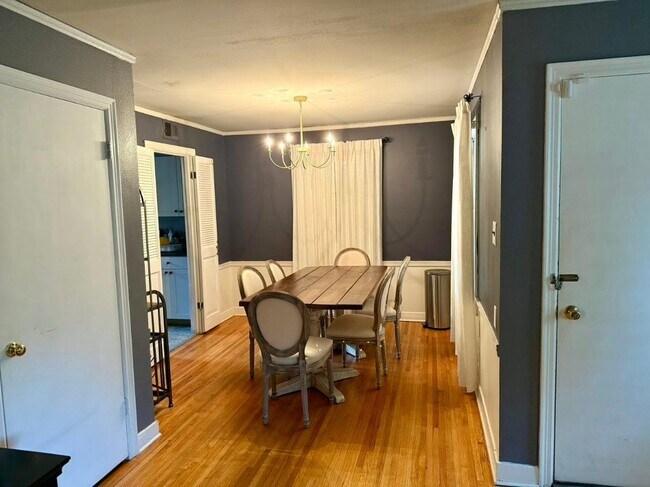 Building Photo - 4623 Leatherwood Ave