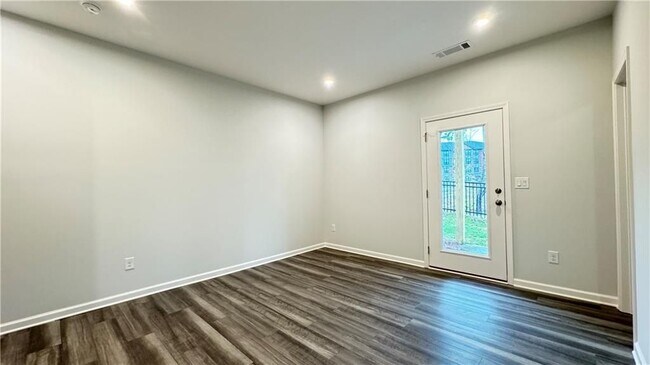 Building Photo - 1443 Creekside Cir NW