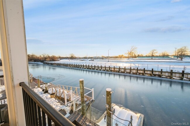 Building Photo - 400 Shore Rd