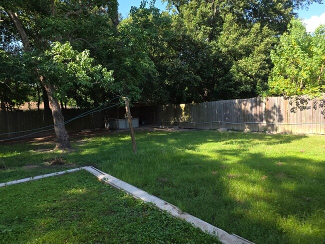 Building Photo - Gautier Property