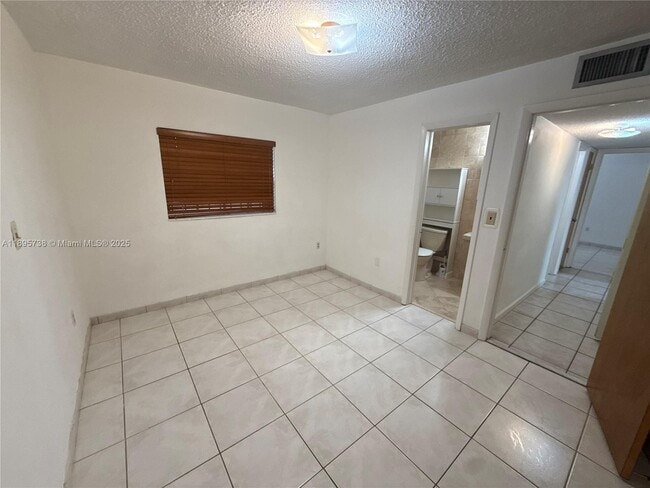 Building Photo - 4315 SW 69th Ave