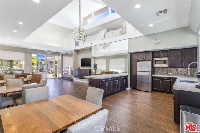 Building Photo - 10211 Clematis Ct