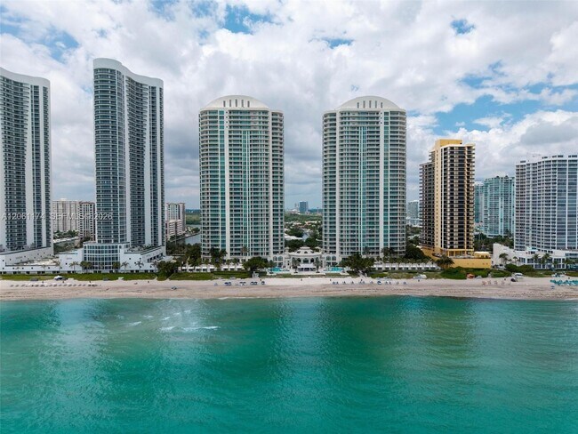 Building Photo - 16051 Collins Ave