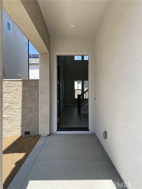 Building Photo - 160 Longden