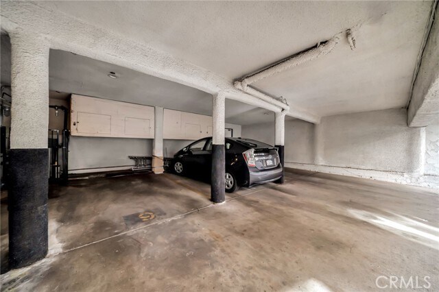 Building Photo - 5315 Zelzah Ave