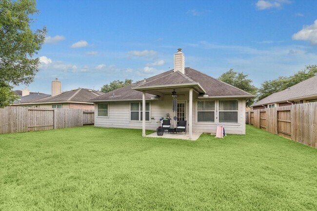 Building Photo - 19910 Sternwood Manor Dr