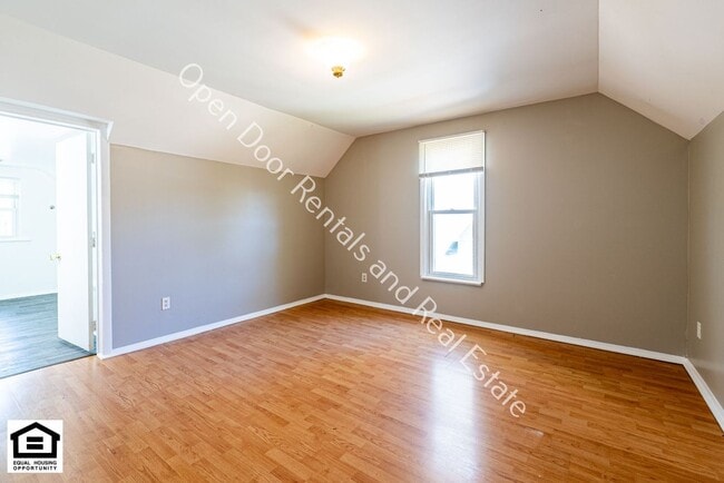 Building Photo - 3112 Thompson Ave