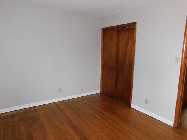 Building Photo - 8349 Cedarbrush Dr