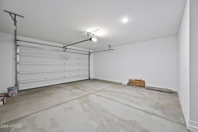 Building Photo - 7632 W Saddlehorn Rd