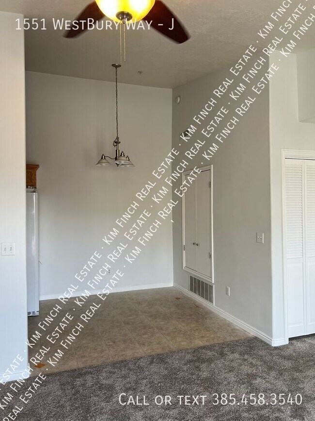 Building Photo - 1551 Westbury Way