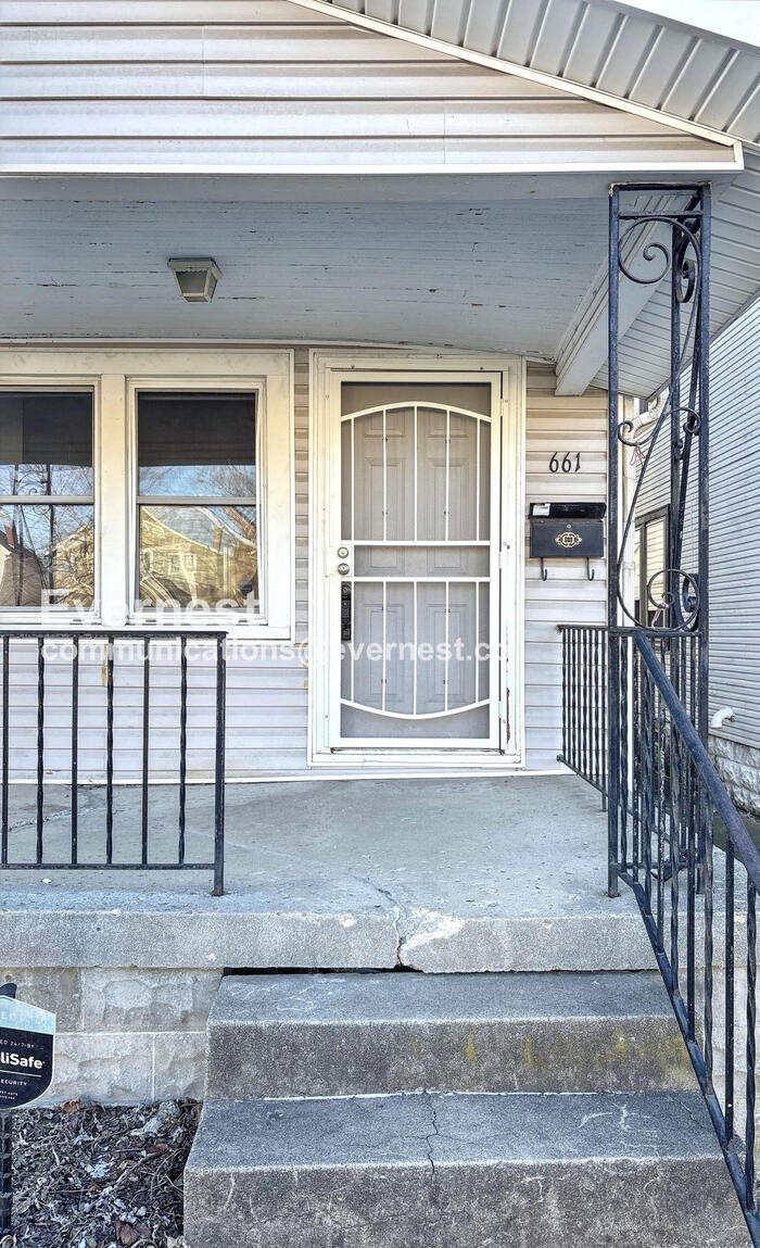 Building Photo - 661 S Burgess Ave