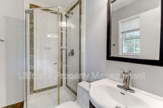 Building Photo - 5025 Pine Needles Dr