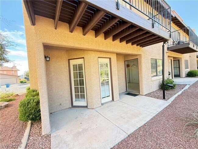 Building Photo - 4025 Delos Dr