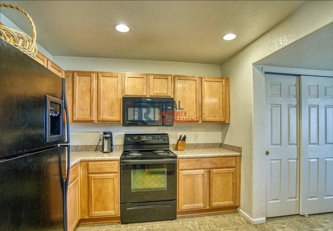 Building Photo - 6827 Autumn Ridge Dr