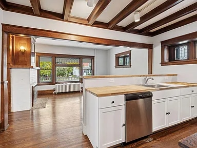 Building Photo - 1085 16th Ave SE