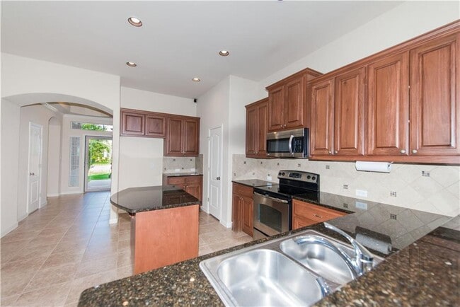 Building Photo - 117 Colthorpe Ln