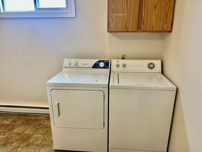 Building Photo - 808 W Augusta Ave