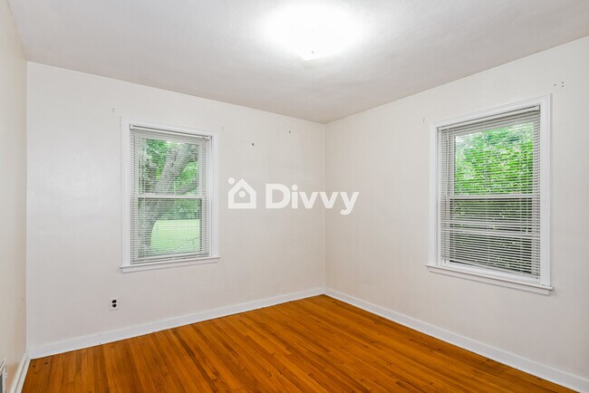 Building Photo - 5 Monacella Ct