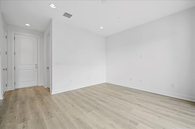 Building Photo - 5273 Beckman Ter