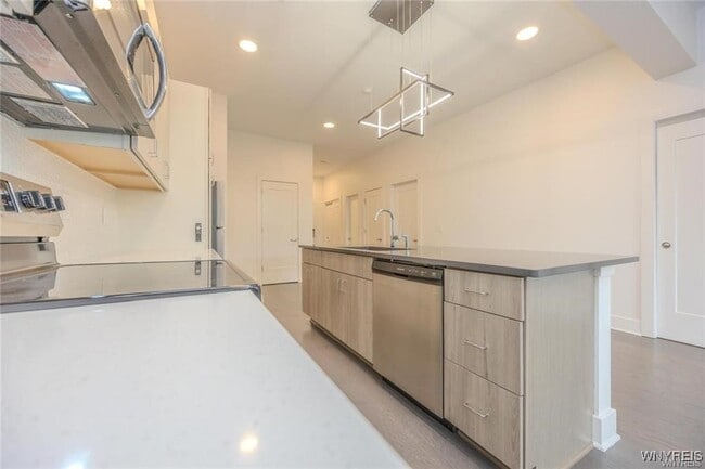 Building Photo - 1020 Elmwood Ave