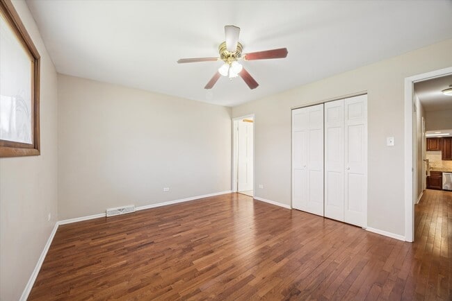 Building Photo - 9S525 Allison Ct