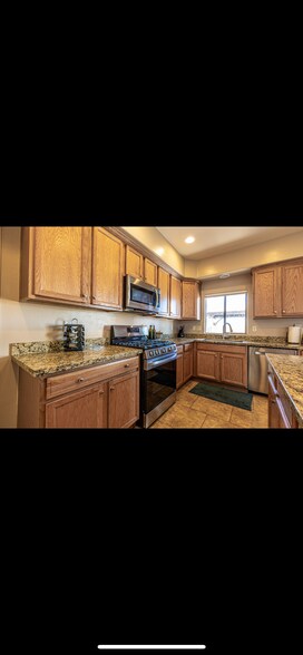 Building Photo - 8403 N Amber Burst Dr