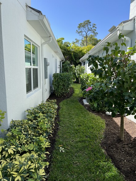 Building Photo - 11639 Solano Dr