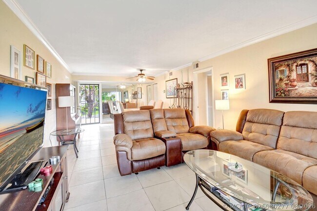Building Photo - 5715 Fairway Park Dr