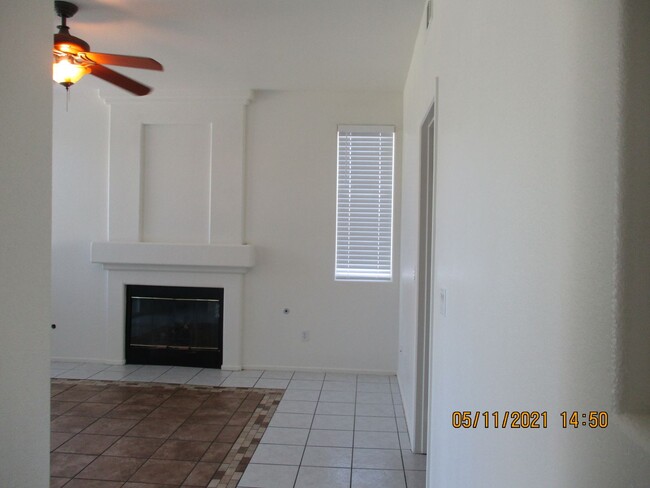 Building Photo - Beautiful Southwest Home