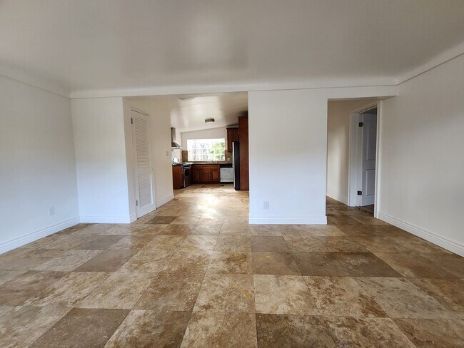 Building Photo - 1208 Lincoln Avenue