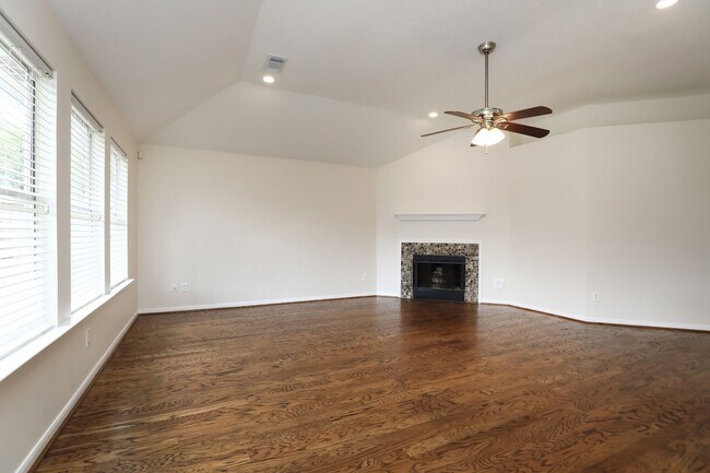 Building Photo - 14215 Cypress Valley Dr