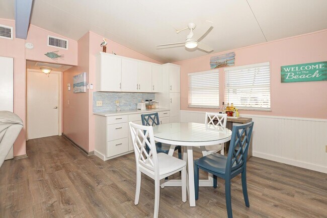 Building Photo - 122 Nettles Blvd