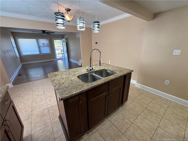 Building Photo - 931 Fleetwood Dr