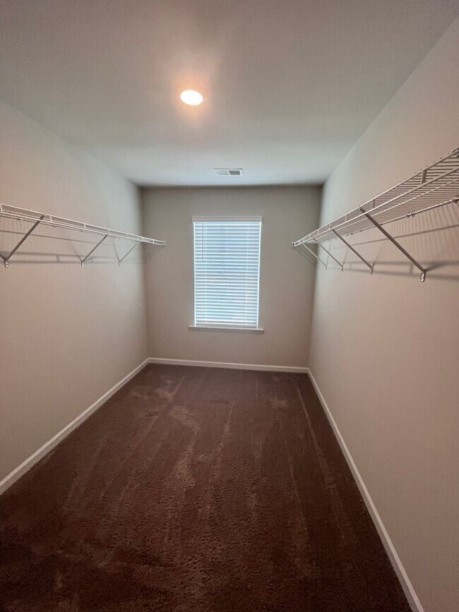 Building Photo - Nice home in Atlanta Area
