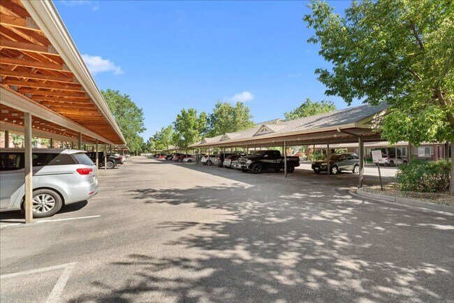 Building Photo - Beautiful 2 Bed 2 Bath Condo in Central Fo...