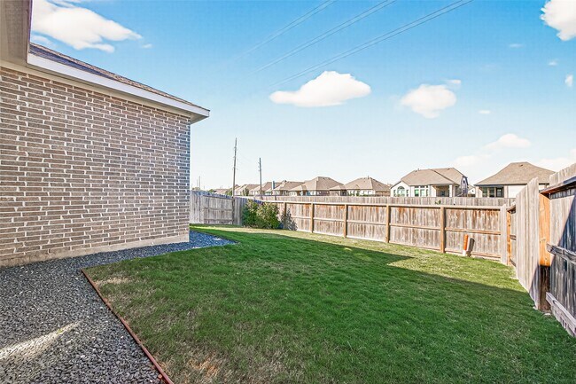 Building Photo - 23754 Pullin Market Dr