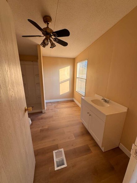 Building Photo - 4727 Julious Ln