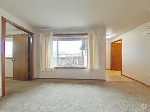 Building Photo - 2 Bedroom Apartment ~ Close to 9th Street