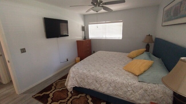 Building Photo - Dobson Bay Club